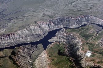Bighorn Lake in Bighorn Canyon, Wyoming